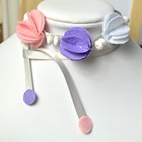 How to Make a Brilliant Felt Flower Necklace with Ribbon for Little Girls