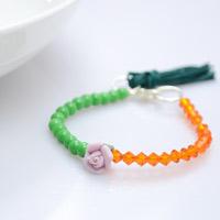 Make Lovely Small Bead Bracelet with an Unusual Bead Stringing Technique