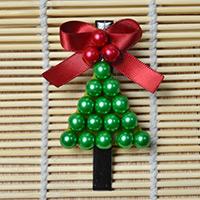 How to Make a Christmas Tree Hair Clip with Beads and Ribbon