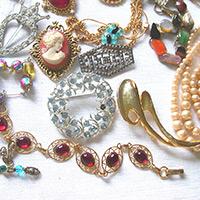 Costume Jewelry Collection Guide to Help You Find the Most Collectible Costume Jewelry