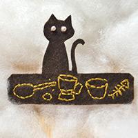 A Cat Pattern for Making an Embroidered Felt Hair Clip