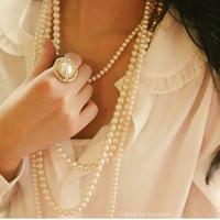 7 Tips on How to Wear Pearl Necklaces