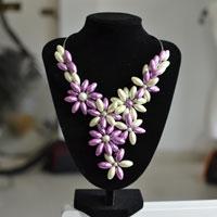 Free Tutorial on How to Make a Chunk Orchid Pearl Flower Necklace