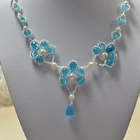 How Can You Make a Blue Cat Eye Bead Pendent Necklace