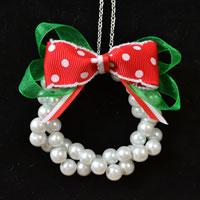  How to Make a Christmas Ornament Wreath with Pearl Beads and Ribbons 