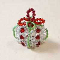 Beaded Christmas Ornament to Make – Handmade Christmas Gift Craft in Red and Green 