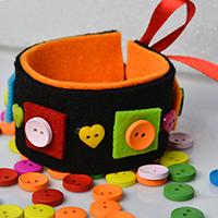 How to Make a Black Wide Felt and Button Bracelet for Kids