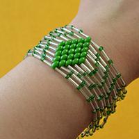 Tutorial on How to Make Bulge Beads Bracelet with Green 2-Hole Seed Beads