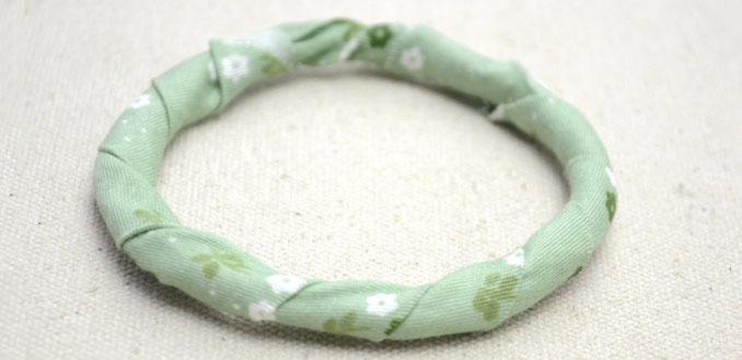 How to Make Floral Fabric Wrapped Bangle with Wire in 3 Steps