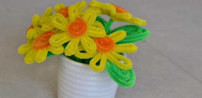 Simple Tutorial on How to Make an Easy Pipe Cleaner Chenille Flower Craft