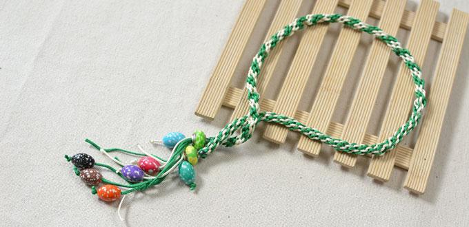 How to Make a Bright Colored Friendship Necklace with Spray Painted Beads