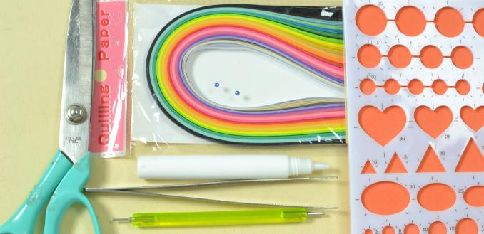Paper Quilling Tool Using Guide