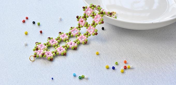 Pandahall Tutorial on How to Make Fresh Seed Beaded Flower Bracelet 