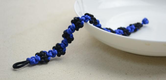 DIY Fashion Accessories- How to Make a DIY Cobra Braid Friendship Bracelet For Guys