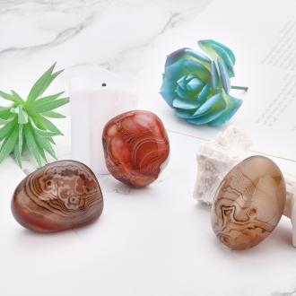 Agate: An ancient healing stone that brings stability and balances energy