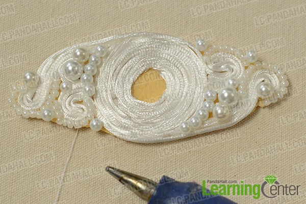 make the second part of the yellow ribbon headband