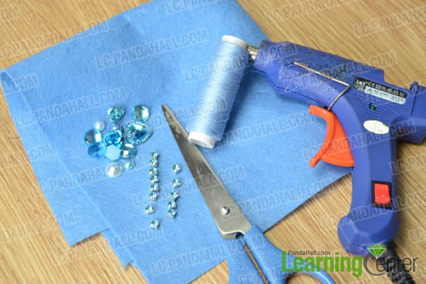 materials and tools for making felt hair bow