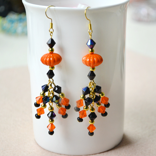 The final look of the DIY earrings costume jewelry
