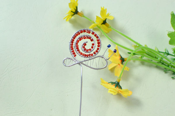 final look of the easy wire snail bookmark