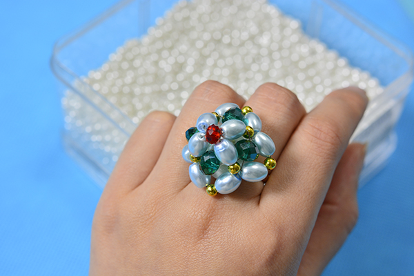 Here is the final look of my blue and green beaded flower ring!
