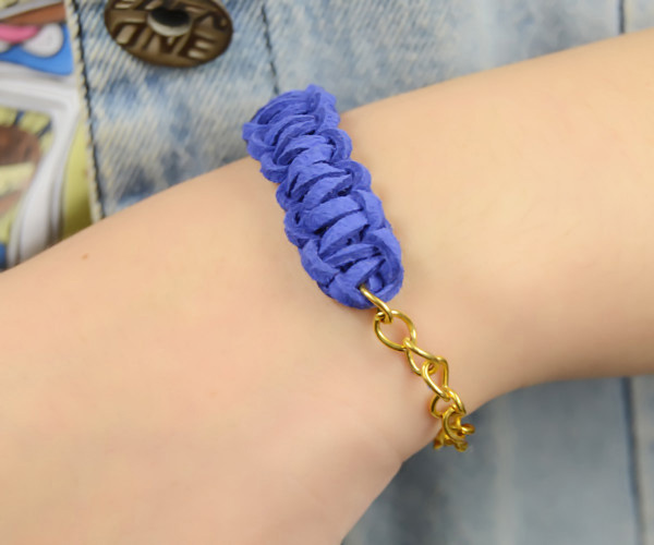The final look of this knot chain bracelet