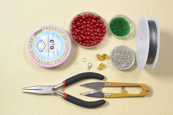 materials for making the diy Christmas bracelet