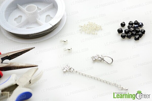 materials for making black glass bead bracelet