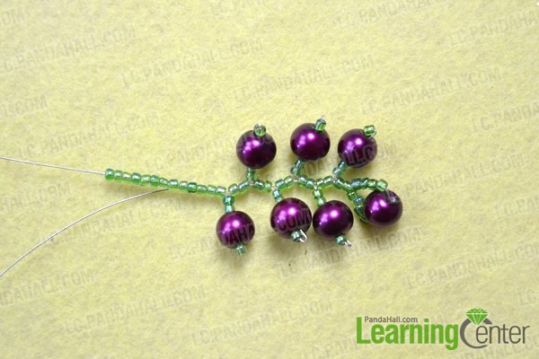 Make the branches of the beautiful beaded earrings design