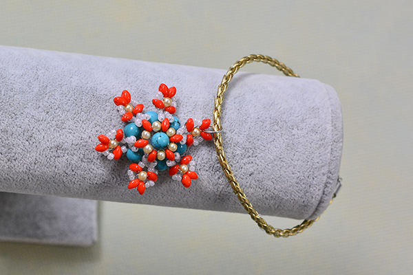 final look of the leather cord and seed bead flower bracelet