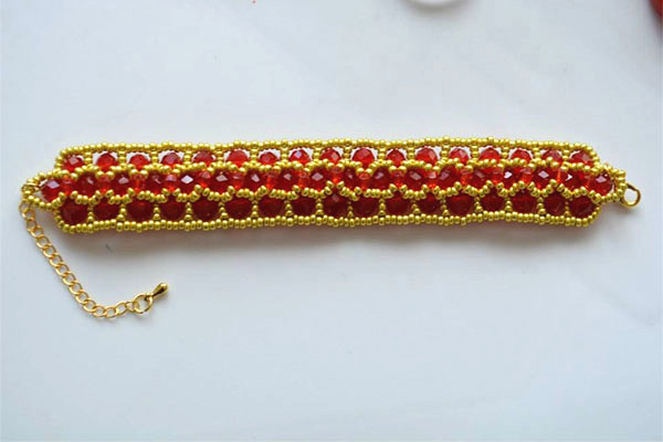 free beaded bracelet pattern here