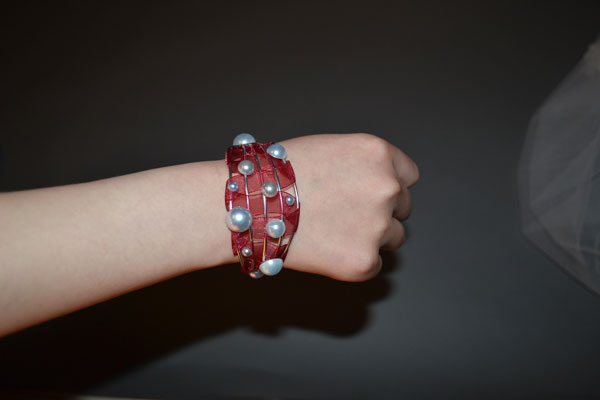 final look of the red bracelet