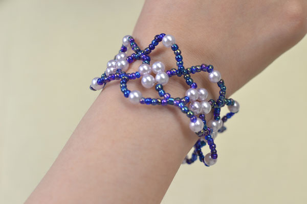 final look of the purple flower bracelet