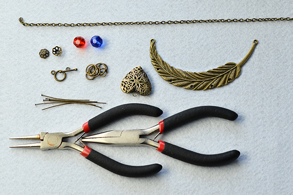 Supplies you’ll need in making the beaded chain necklace