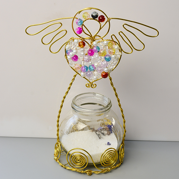 final look of the golden wire wrapped angel candle holder