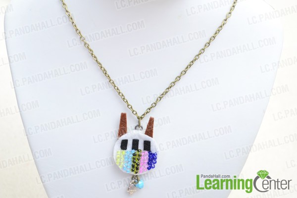 The final look of beaded TV set pendant necklace