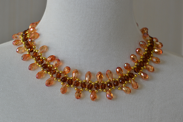 final look of the fashion orange beaded choker necklace