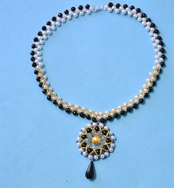 With time and efforts, I made this beaded large pendent necklace!!