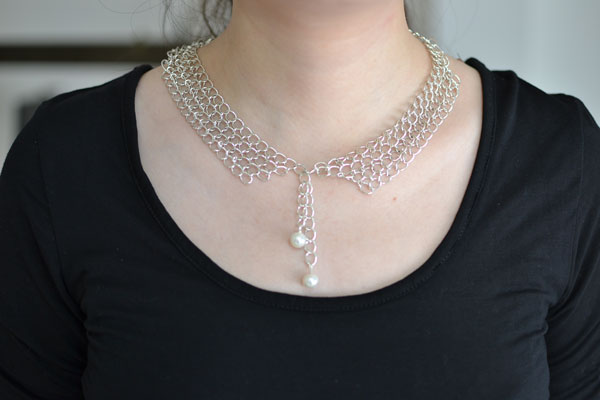 Now a stylish collar chain necklace is done! This is the final look.