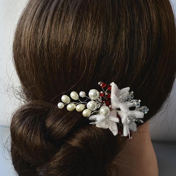final look of the wedding hair pin