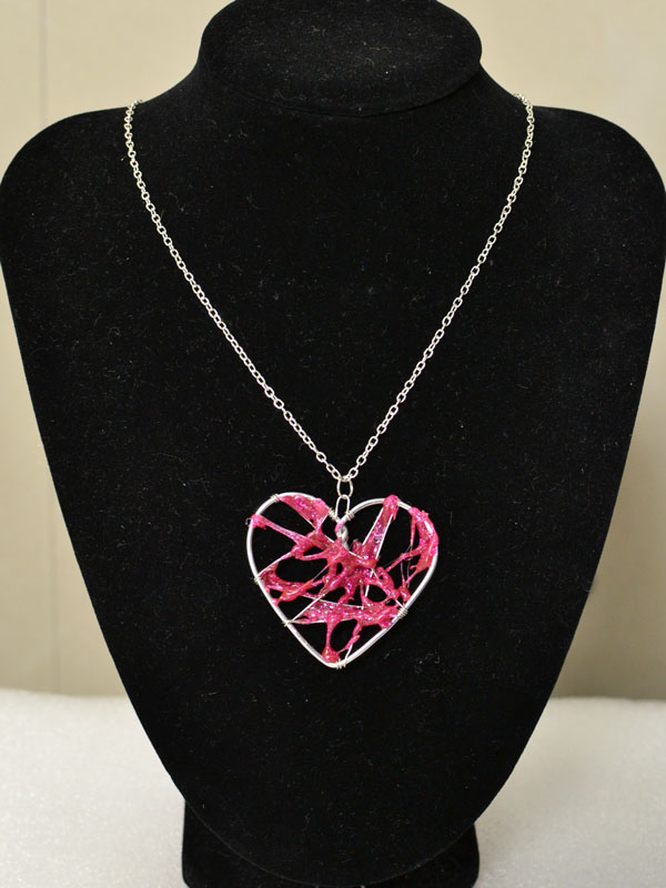 Tada! This creative wire wrapped heart pendent necklace is finished! It would be the best gift for Mother's Day!
