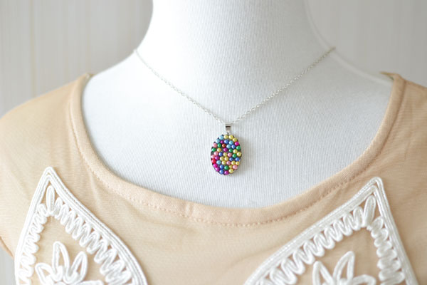 final look of the handmade colorful pearl pendant necklace