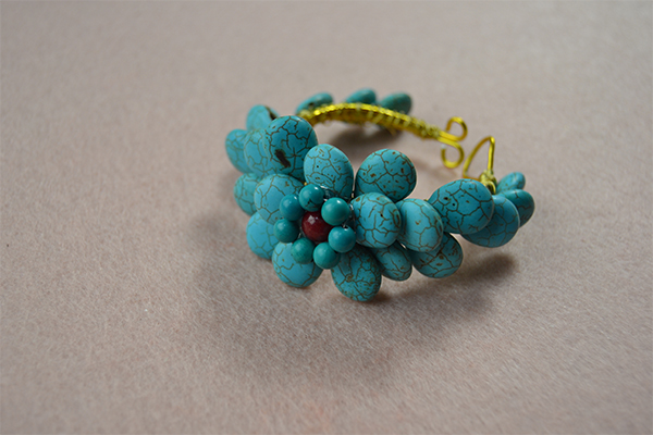 How to Make a Turquoise Beaded Daisy Flower Wire Cuff Bracelet final