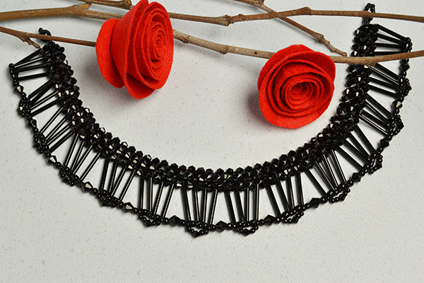 final look of the black glass bead and seed bead collar necklace