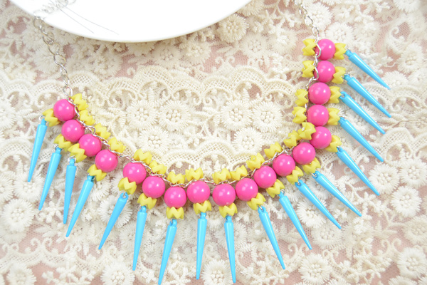 The final look of multi colored statement necklace: