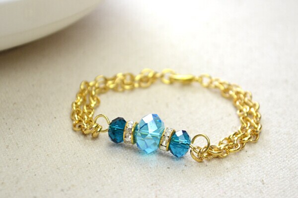 chain link charm bracelet