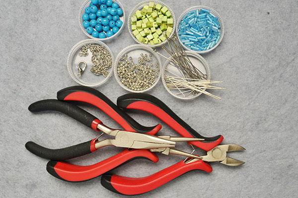 Supplies you’ll need in making the bead pendant necklace