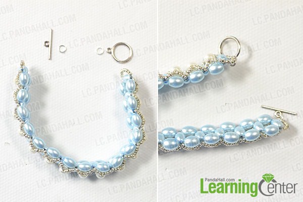  Use jump rings and toggle clasp to link the ends together.