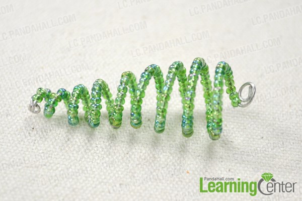 Make the main part of wire Christmas tree earrings