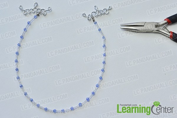 make the first part of the multi-strand blue glass bead necklace