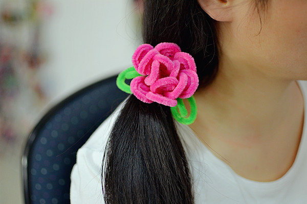 The final look of the flower hair band: